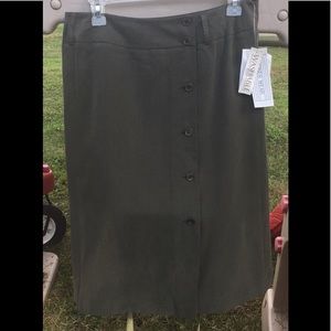 Jones wear green button front skirt lined 10